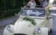 debout dans la location-2cv-de-mariage