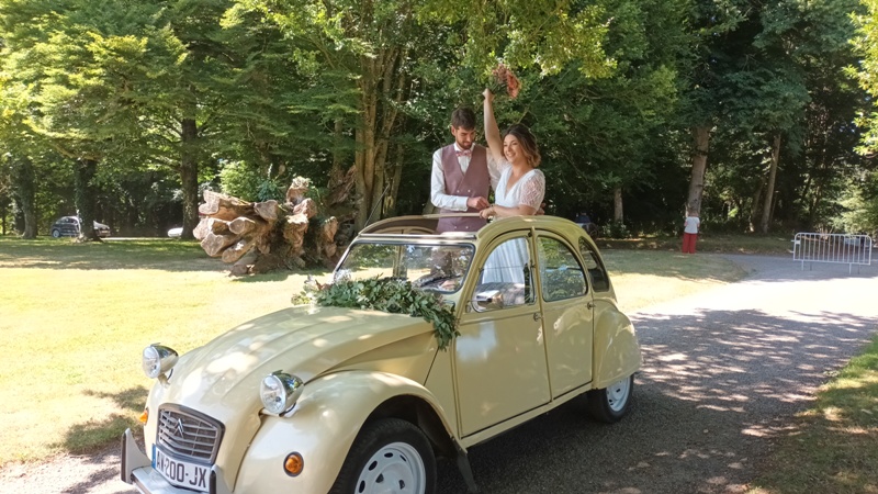 mariage en 2cv de location dinan