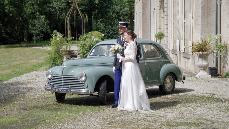 Location de véhicule ancien à Quessoy pour un mariage